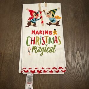 NWT Disney Parks Chip 'n‎ Dale Elves Holiday Christmas Kitchen Towel